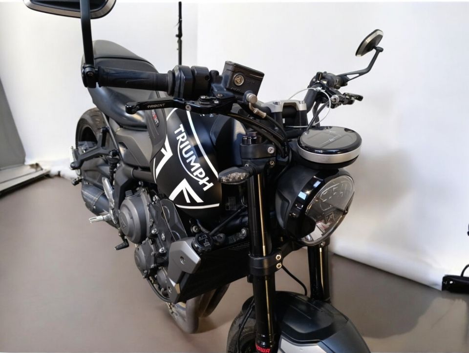 TRIUMPH TRIDENT 660 4