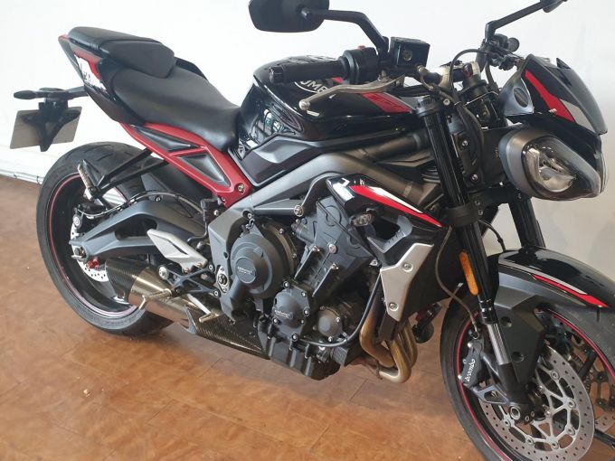 TRIUMPH STREET TRIPLE 765 R LOW 4