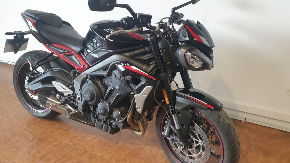 TRIUMPH STREET TRIPLE 765 R LOW 4
