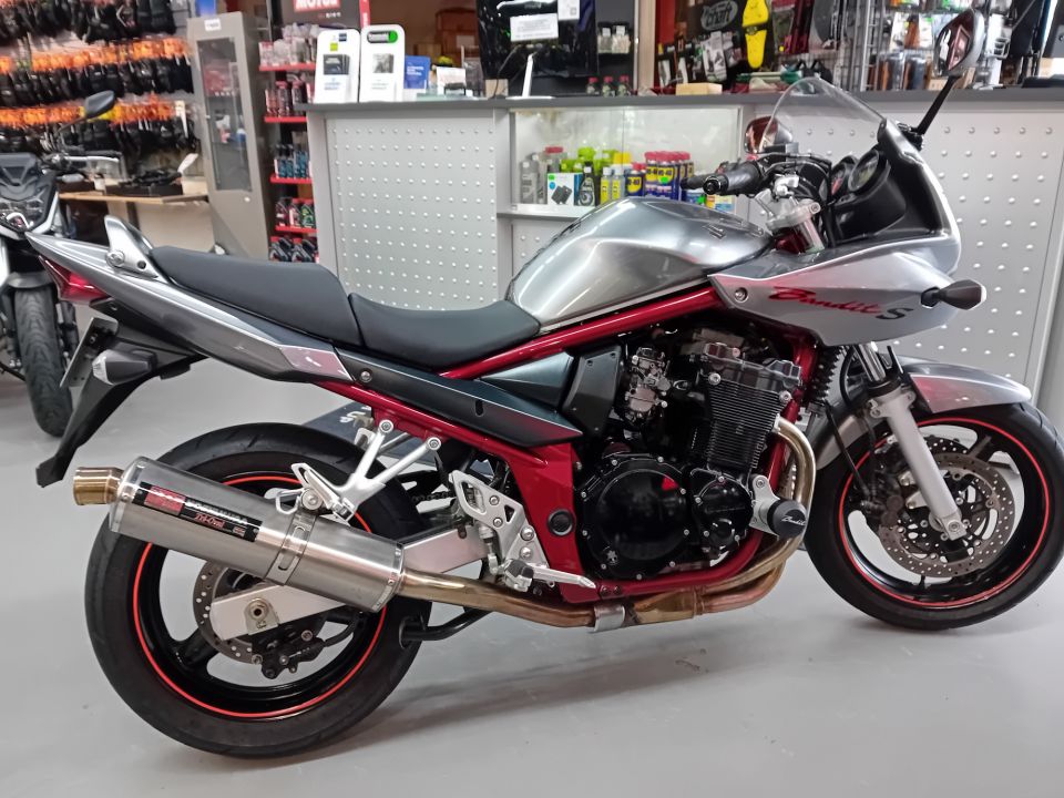 SUZUKI GSF 650 S BANDIT 4