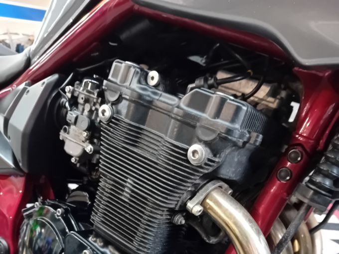 SUZUKI GSF 650 S BANDIT 4