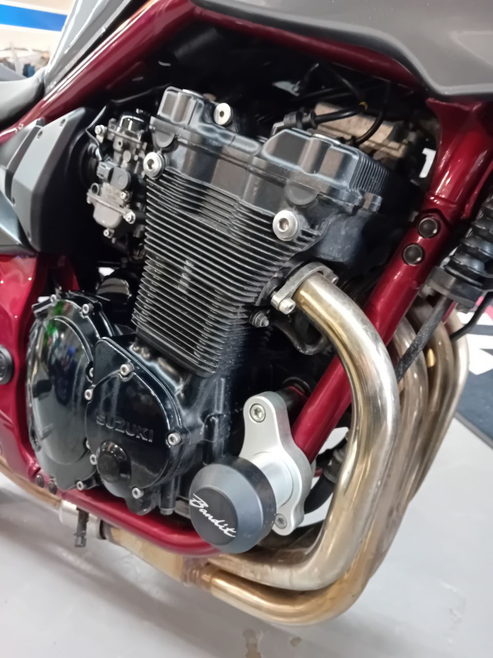 SUZUKI GSF 650 S BANDIT 4