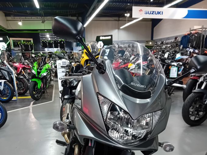 SUZUKI GSF 650 S BANDIT 4