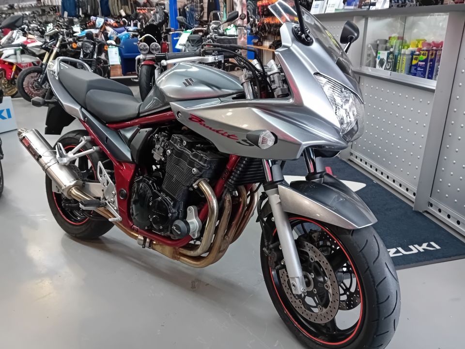 SUZUKI GSF 650 S BANDIT 4