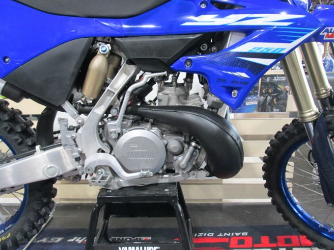 YAMAHA 250 YZ 2025 4