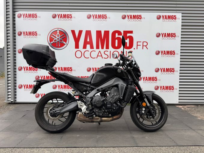 YAMAHA MT-09 4