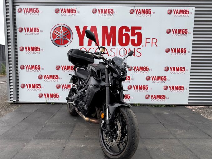 YAMAHA MT-09 4
