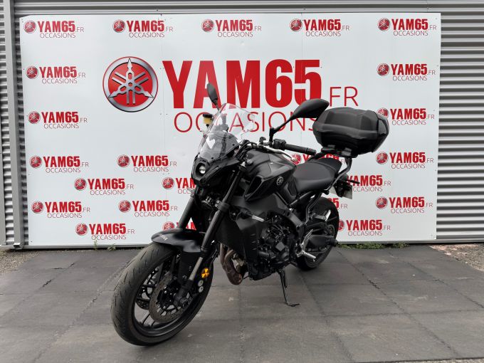 YAMAHA MT-09 4