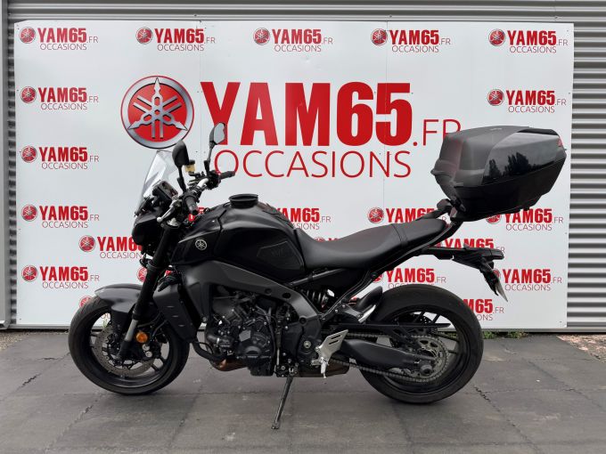 YAMAHA MT-09 4