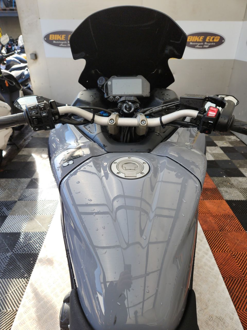 YAMAHA NIKEN 850 GT 4