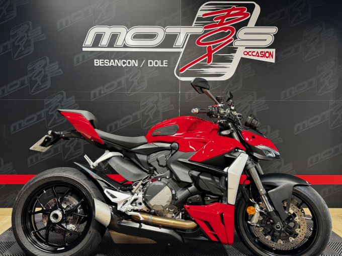 DUCATI STREETFIGHTER V2 4