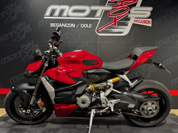 DUCATI STREETFIGHTER V2 4