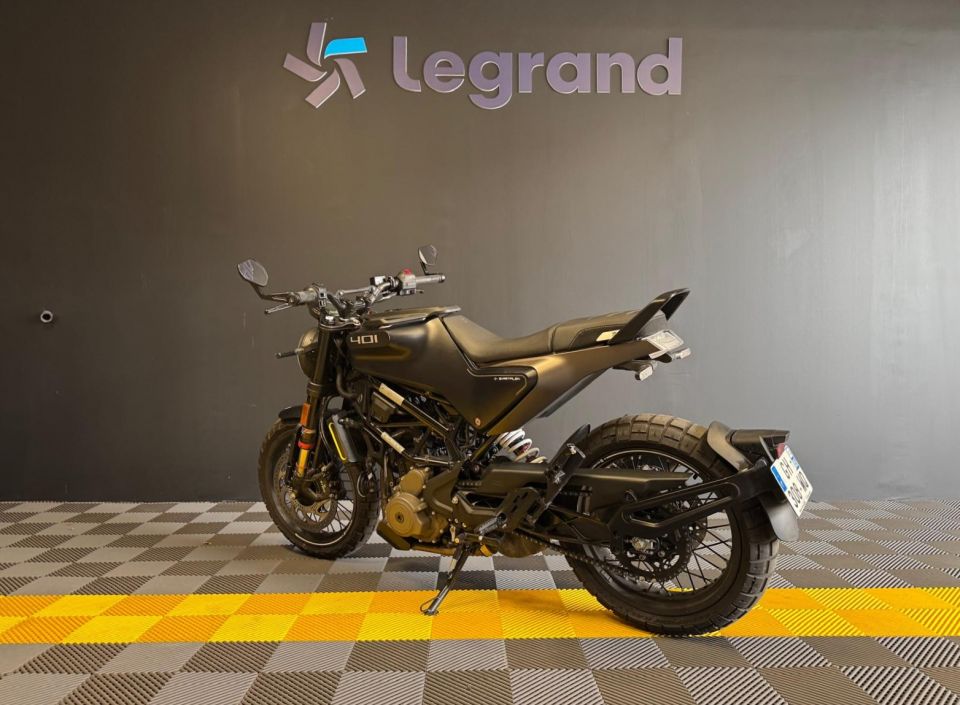 HUSQVARNA SVARTPILEN 401 4