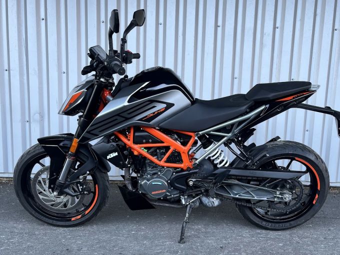 KTM 125 DUKE ABS 4