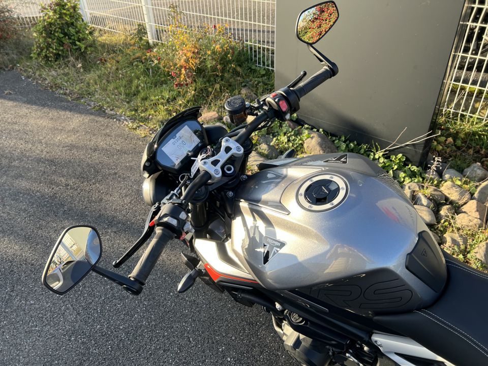 TRIUMPH STREET TRIPLE 765 RS 4