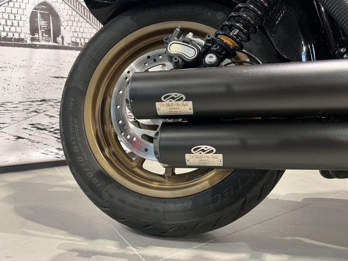 HARLEY-DAVIDSON DYNA LOW RIDER 1800 S 4