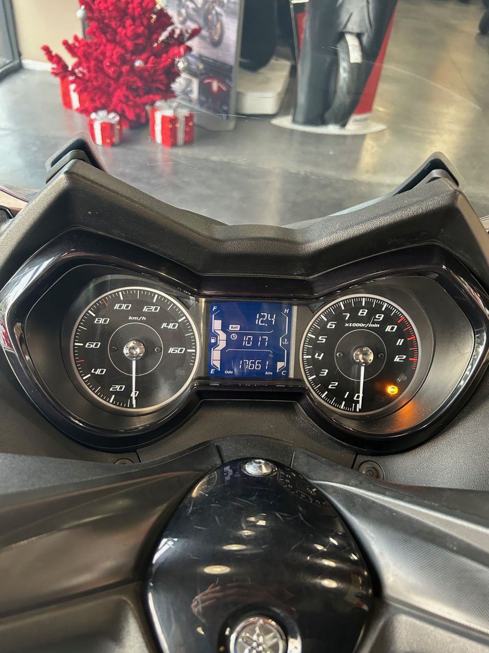 YAMAHA XMAX 125 TECH MAX 4