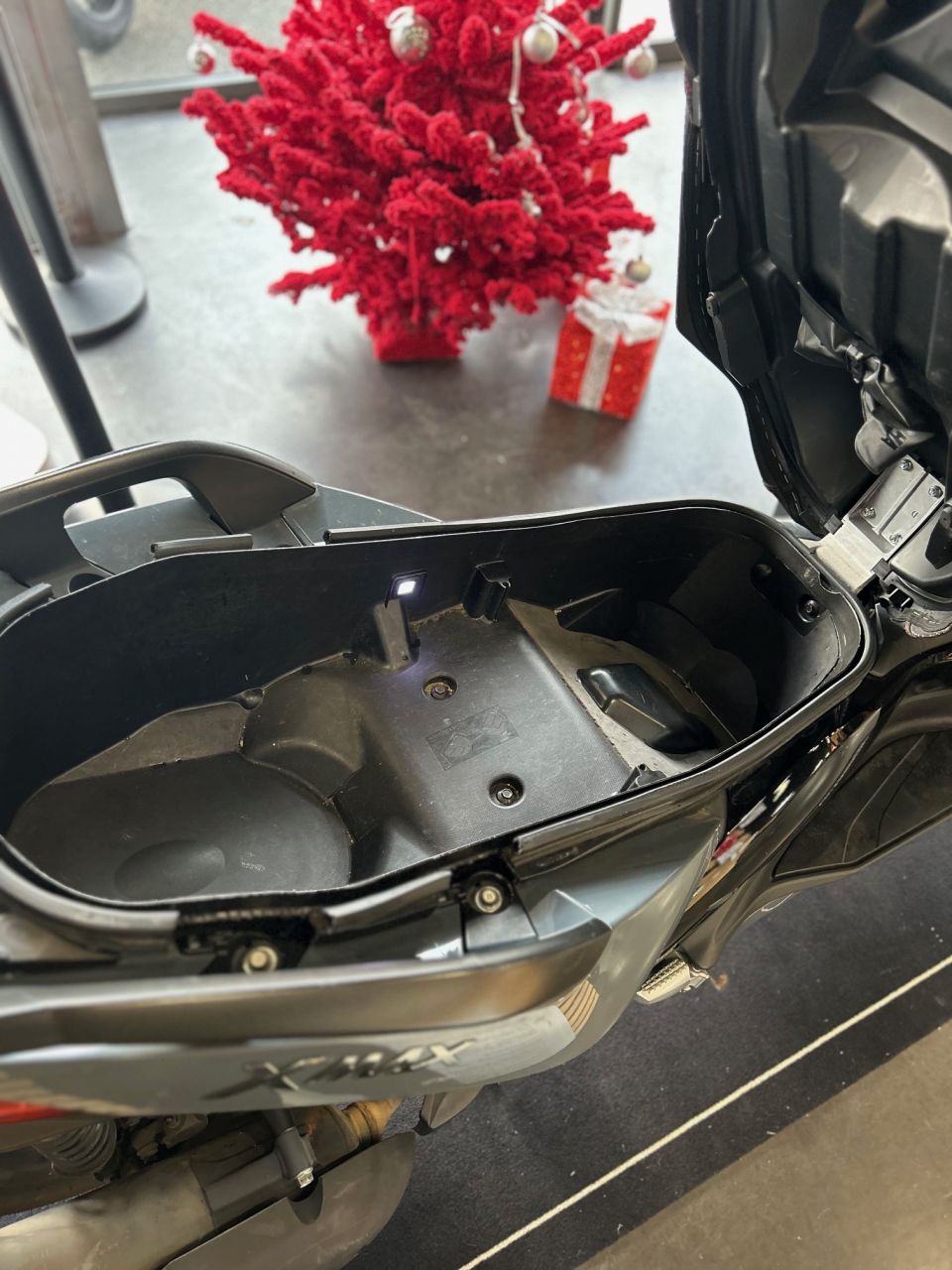 YAMAHA XMAX 125 TECH MAX 4