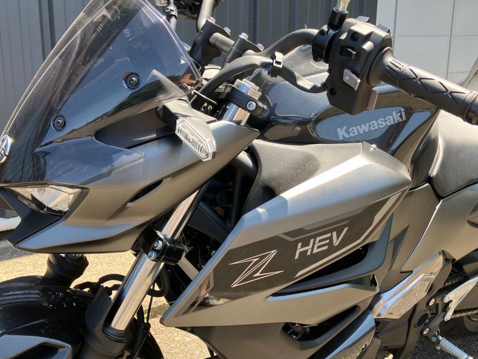KAWASAKI KAWASAKI Z7 4