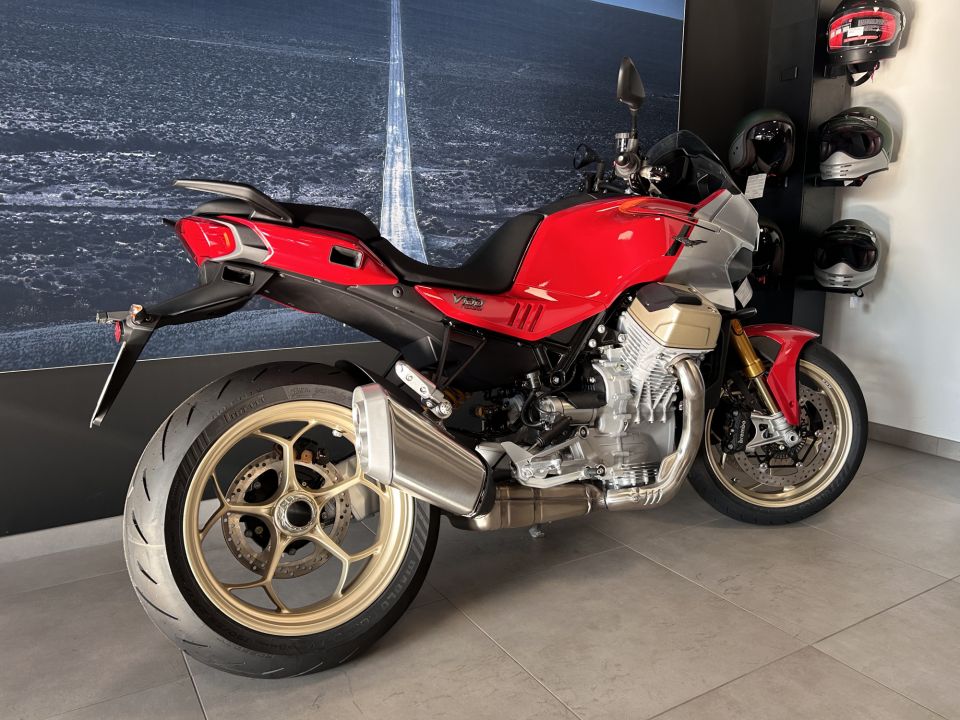 MOTO GUZZI V100  MANDELLO 4