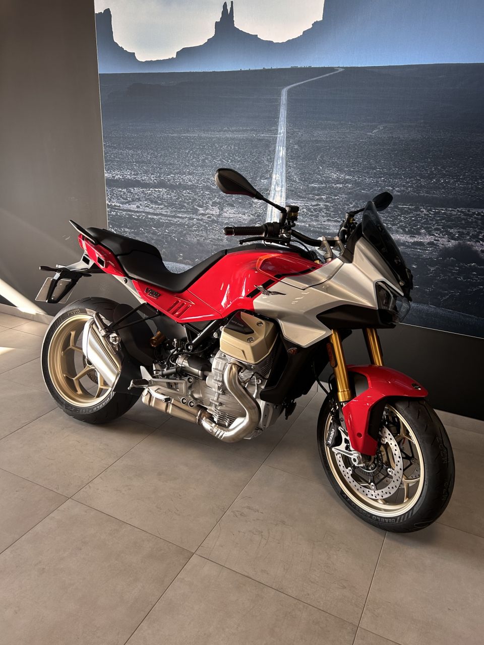 MOTO GUZZI V100  MANDELLO 4