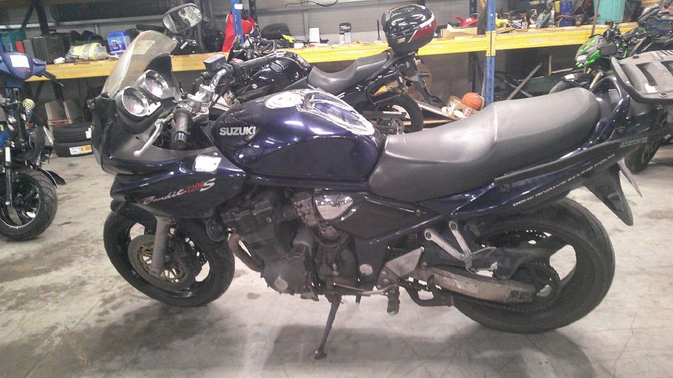 SUZUKI GSF 1250 N BANDIT 4