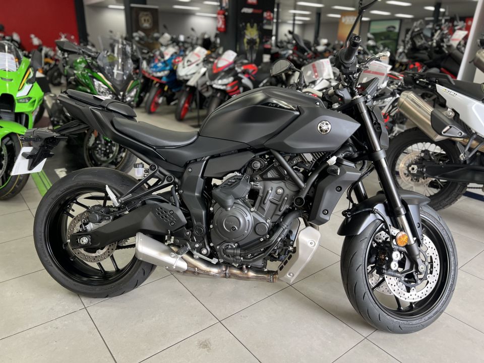 YAMAHA MT-07 Y-AMT 4