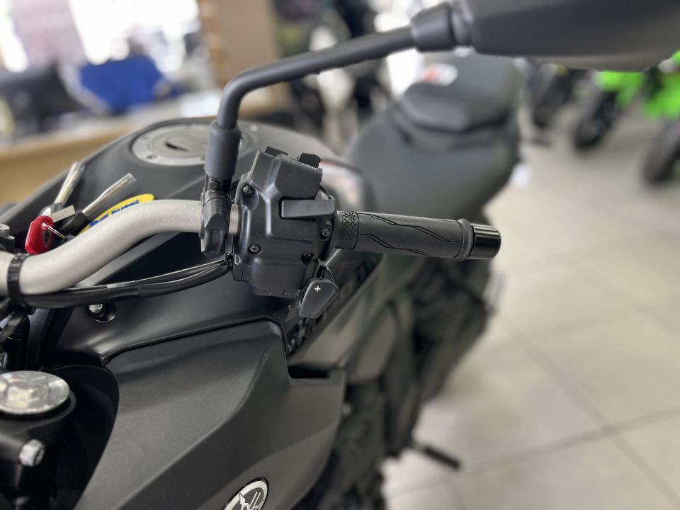YAMAHA MT-07 Y-AMT 4