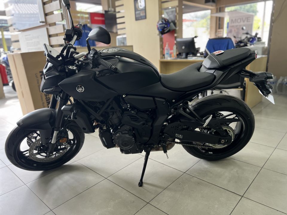 YAMAHA MT-07 Y-AMT 4