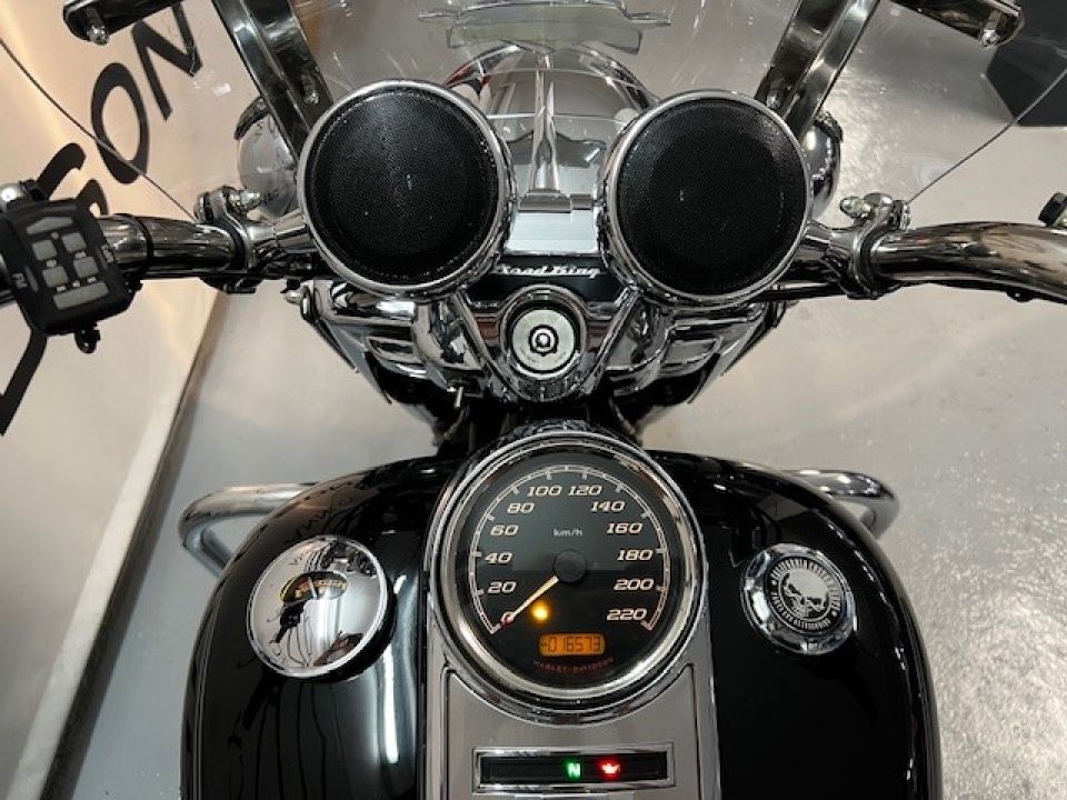 HARLEY-DAVIDSON TOURING ROAD KING 1745 4