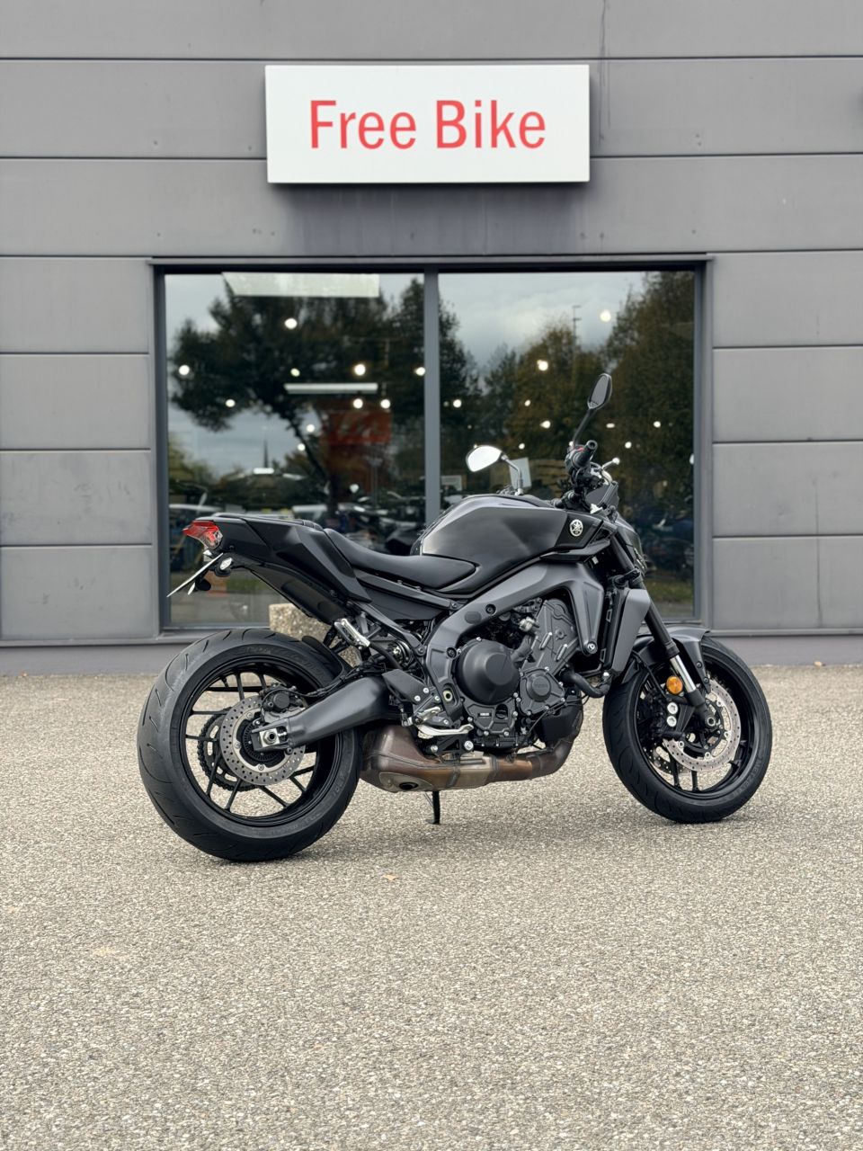 YAMAHA MT-09 4