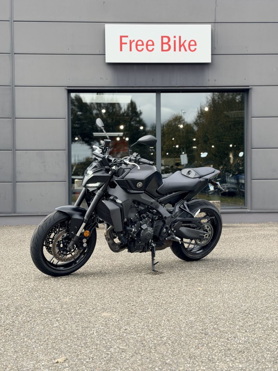 YAMAHA MT-09 4