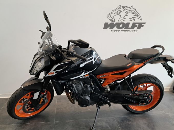 KTM 890 DUKE GP 4