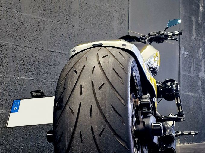 HARLEY-DAVIDSON SOFTAIL FXDR 1868 4