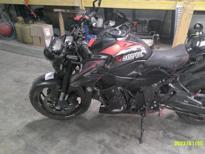 SUZUKI GSX-S 750 4