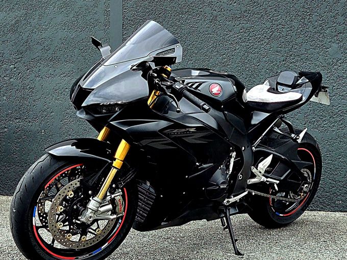 HONDA CBR1000 RRR SP 4