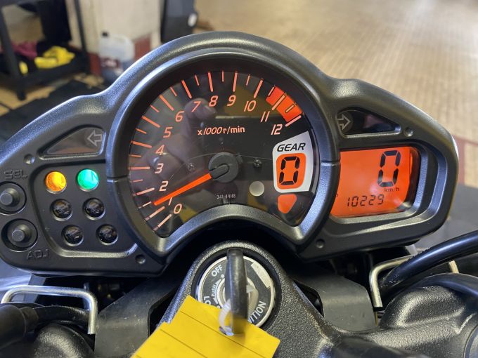SUZUKI GLADIUS 650 ABS 4