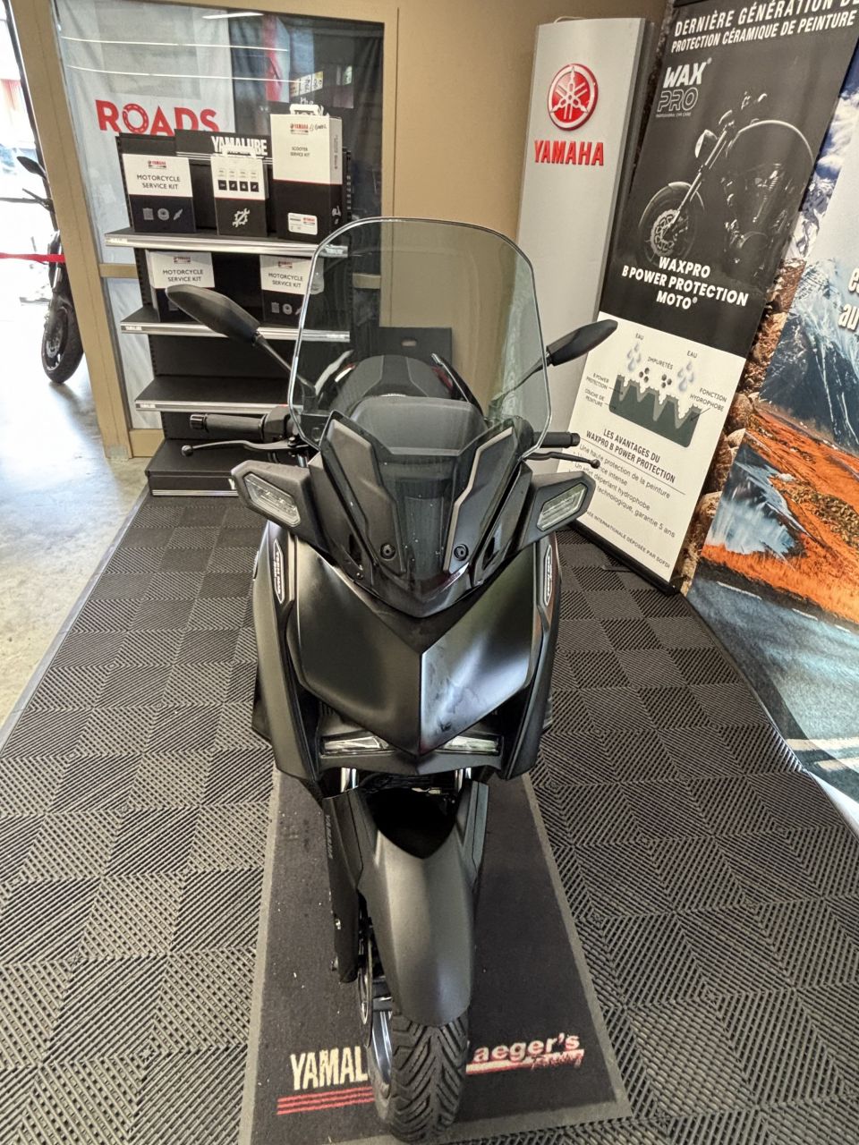 YAMAHA XMAX 300 Tech Max 4