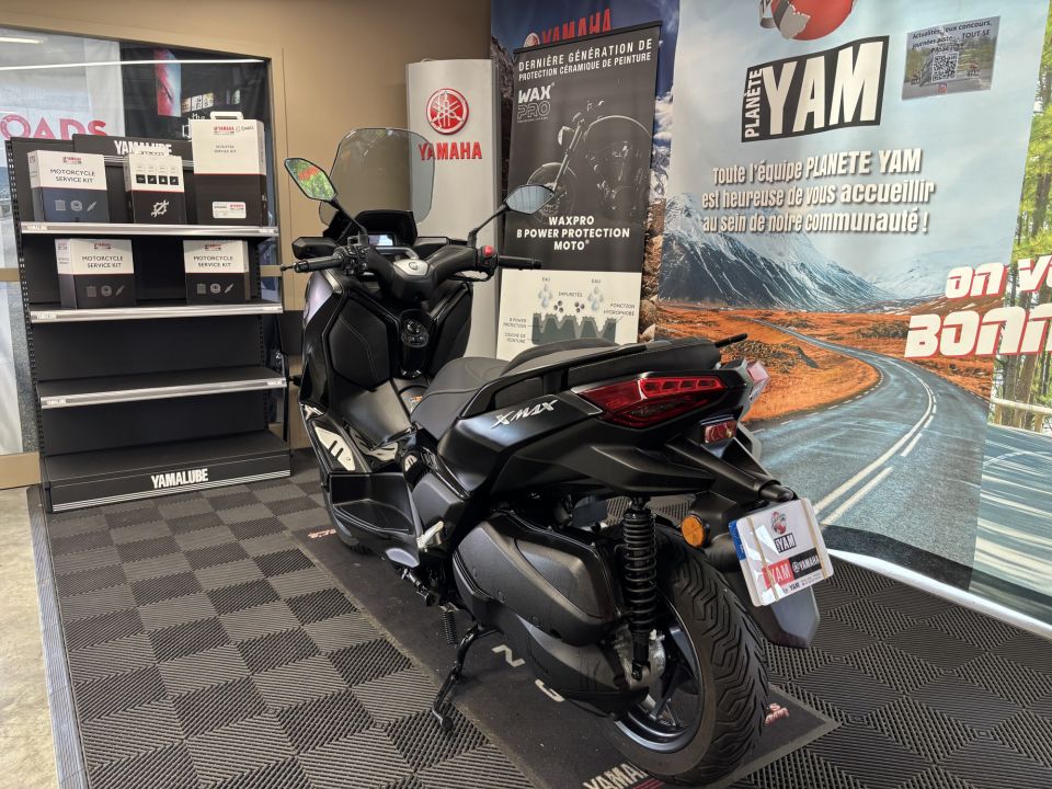 YAMAHA XMAX 300 Tech Max 4