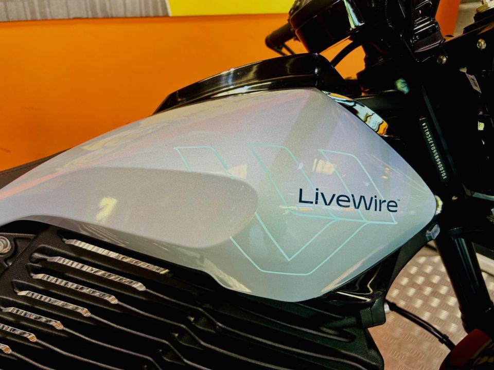 LIVEWIRE S2 ALPINISTA 4