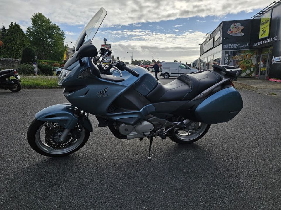 HONDA DEAUVILLE 700 4