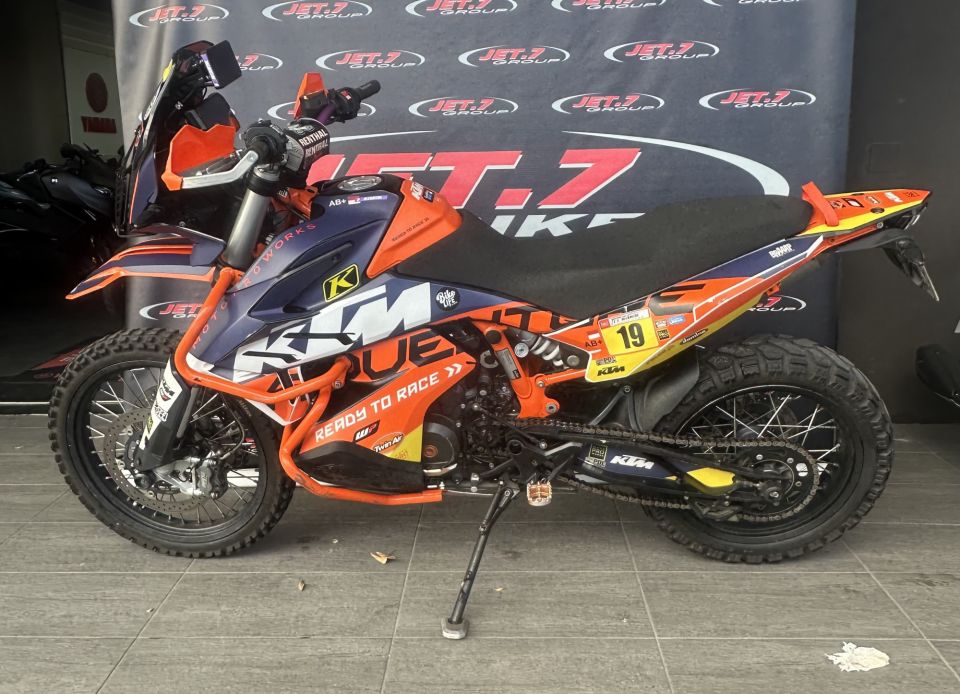 KTM 890 ADVENTURE R 4