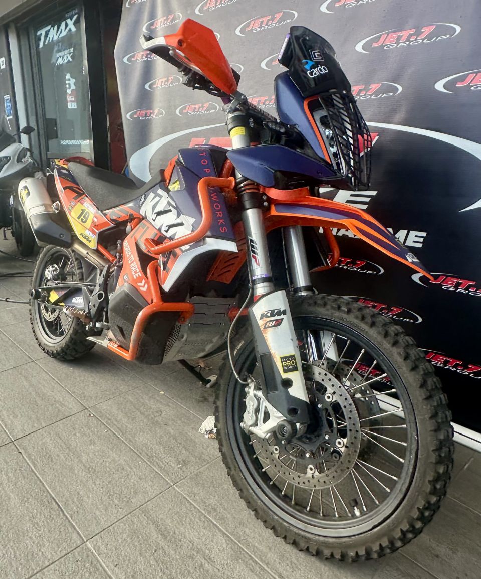 KTM 890 ADVENTURE R 4