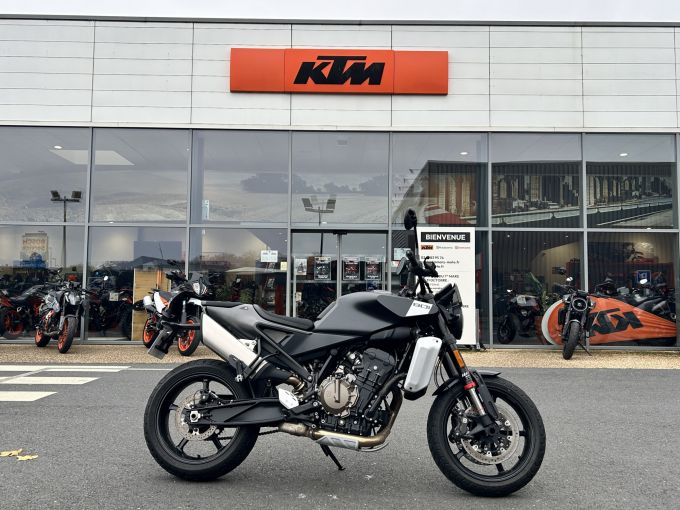 HUSQVARNA SVARTPILEN 801 4