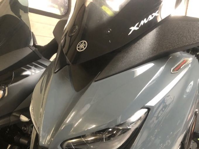 YAMAHA XMAX 300 Tech Max 4