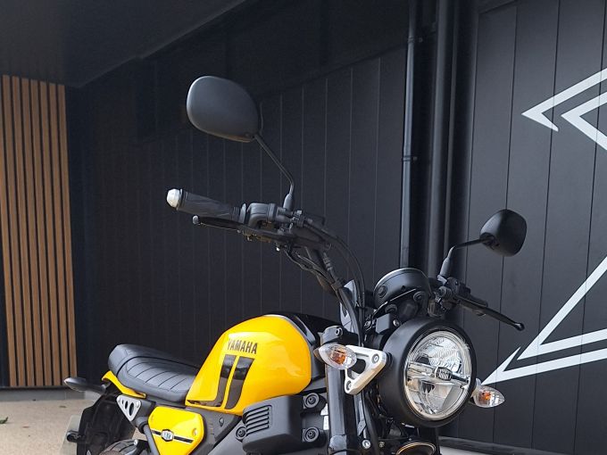 YAMAHA XSR 125 4
