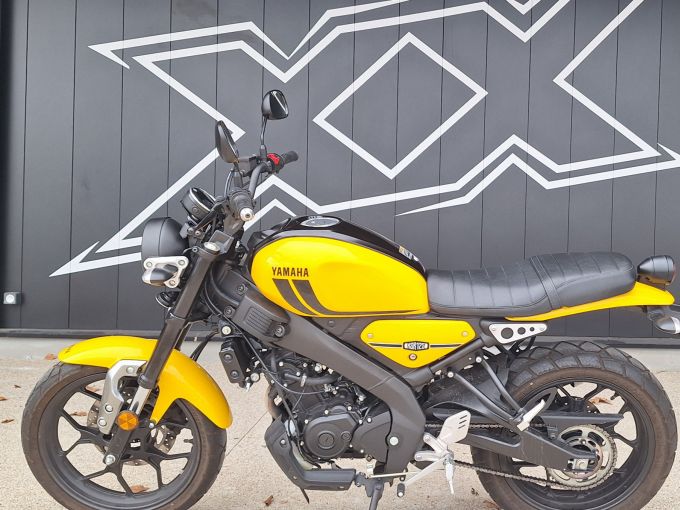 YAMAHA XSR 125 4