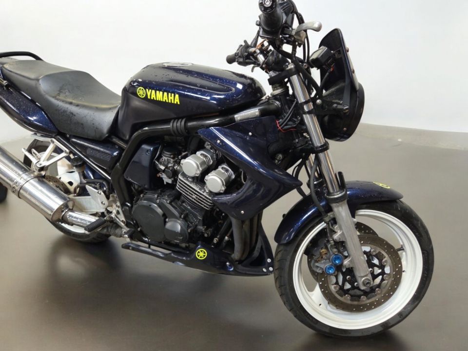 YAMAHA FAZER 600 4