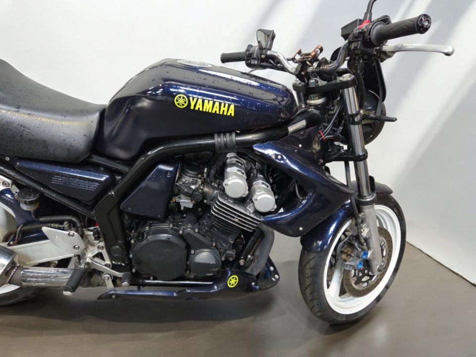 YAMAHA FAZER 600 4