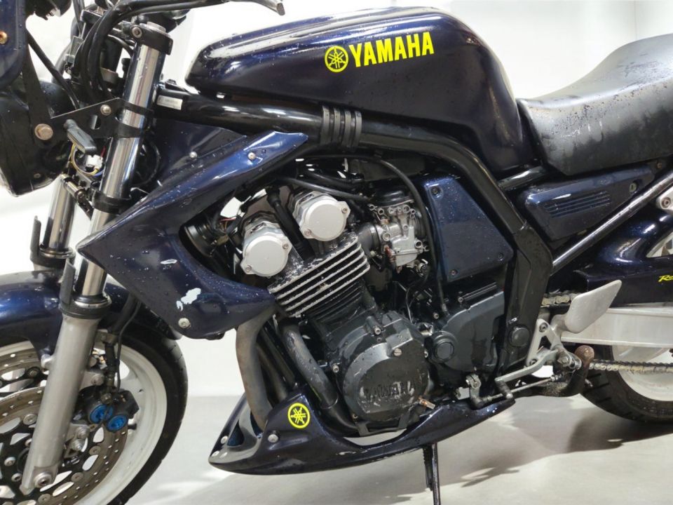 YAMAHA FAZER 600 4